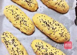 Illustration of how to make pumpkin meat floss bread 13