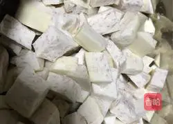 Illustration of how to make coconut milk sago and taro balls 1