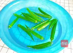 Illustration of how to make fried okra with shrimps 7