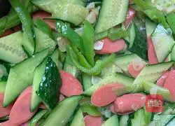 Illustration of how to make fried ham with cucumber 5