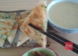 Illustration of how to make scallion pancakes 8