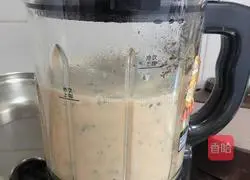 Illustration of how to make Xinjiang specialty milk tea (with milk skin attached) 8