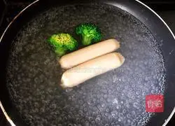 Baby Fish Intestine Butterfly Noodles Recipe Illustration 2