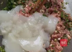 Illustration of how to make big meat buns 3