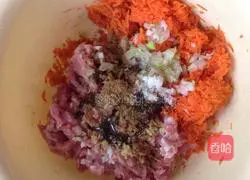 Illustration of how to make carrot meat buns 4