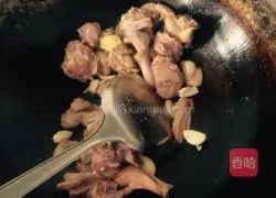 Illustration of how to make dried bamboo shoots and old duck soup 5