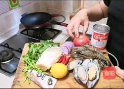 Thai Tom Yum Soup Recipe Illustration 1