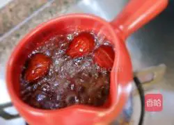 Illustration of the lazy version of red dates, brown sugar, ginger and egg soup 5