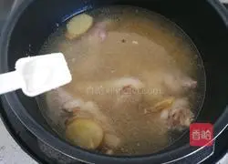 Soybean and pig trotters soup recipe 13
