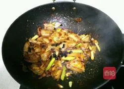 Illustration of how to make fried pork with salt 7