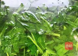 Illustration of how to make cold spinach vermicelli 2