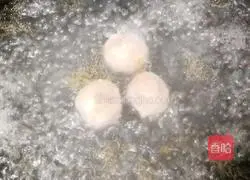 Illustration of how to make meatballs and egg noodles 7