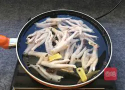 Illustration of how to make cold chicken feet 3