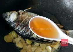 Illustration of how to make crucian carp tofu soup 8