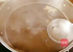 Big Foot Tomato Beef Bone Soup Recipe Illustration 6