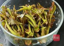 Illustration of how to make spring sprouts mixed with tofu 1