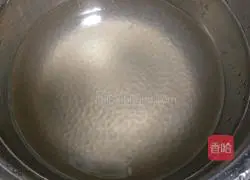 Illustration of how to fish milk sago and fruit 5