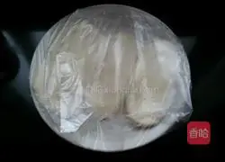 Illustration of how to make noodles with oil 4