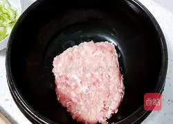 Illustration of how to make Xiao Long Bao 1