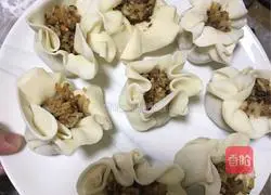 Illustration of how to make glutinous rice and siomai 6