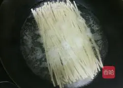 Illustration of how to make black pepper and tomato noodles 7