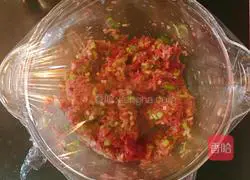 celery Illustration of how to make beef buns 6