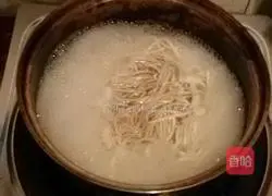 Illustration of how to make longevity noodles 2