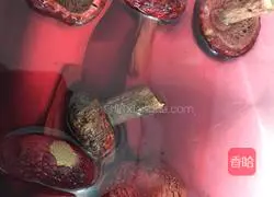 [呷BU丨Soup] Braised pork ribs with red mushrooms and yam Practice illustration 2