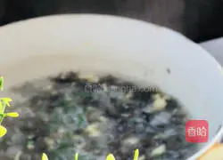 Illustration of how to make seaweed, tofu and gossip soup 16