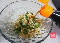 [Illustration of how to make cold folded ear root] 5