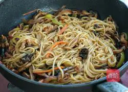 Illustration of how to make fried rice noodles 14