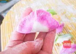 Illustration of how to make colorful dumplings during the Spring Festival 4