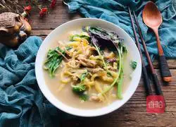 Illustration of how to make shredded pork corn noodle soup 18