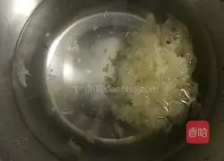 Summer Recipe of Peach Gum, Snow Swallow, Soap, Rice and Tremella Soup 5