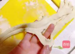 Illustration of how to make oil noodles 18