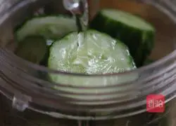 Pictures of how to make pineapple and cucumber juice 6