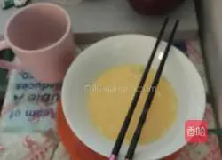 Illustration of how to make fried egg pancakes 3