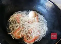 Illustration of how to make shrimp and egg noodles 5