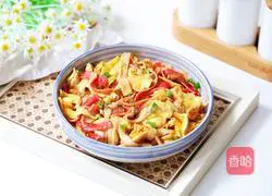 Illustration of how to make scrambled eggs with crab sticks 12