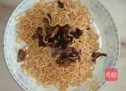 Illustration of how to make mushroom noodles 10