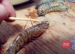 Illustration of braised shrimp in oil 1