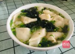 Illustration of how to make chicken soup wontons 9