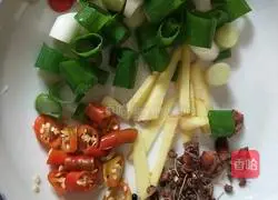 Illustration of how to make loofah and egg drop soup 6