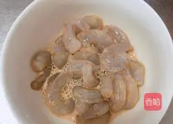 Illustration of how to make shrimp and tofu soup in golden soup 3