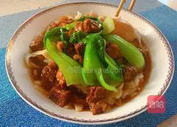 Illustration of how to make beef noodles 12