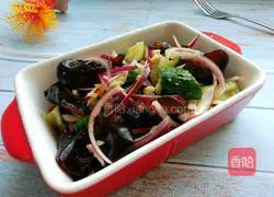 Illustration of how to make cucumbers and onions mixed with fungus 6