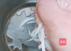 Illustration of how to make sweet and sour radish shreds 3