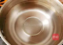 Illustration of how to make kiwi fruit and winter melon rind sweet soup 2