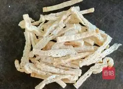 Illustration of how to make noodles with shredded carrots and pork 5