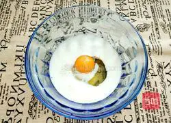 Illustration of how to make fruit crepe 1